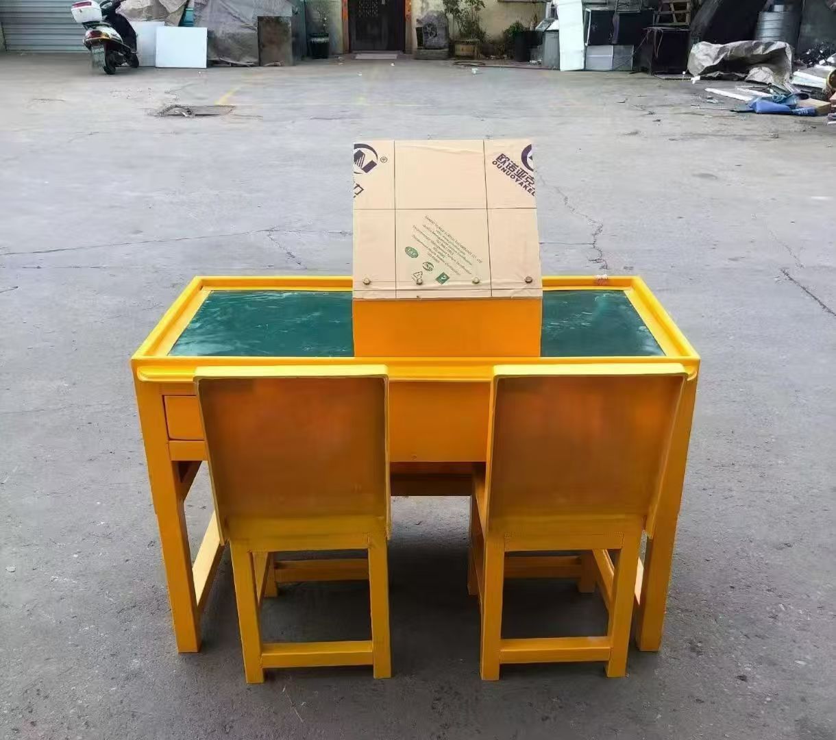 龙楼镇防静电导通桌井下煤矿火工品发放桌：危险品流转的安全守护者